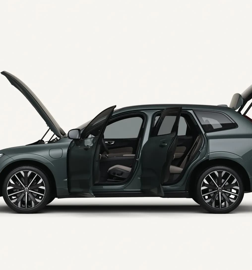 Volvo XC60 de lado com portas e porta-malas abertos